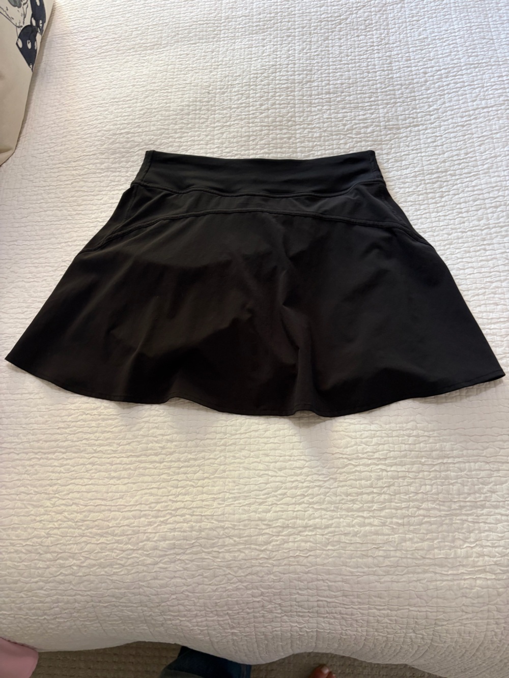 Lululemon lightweight high rise skirt. Sz 4